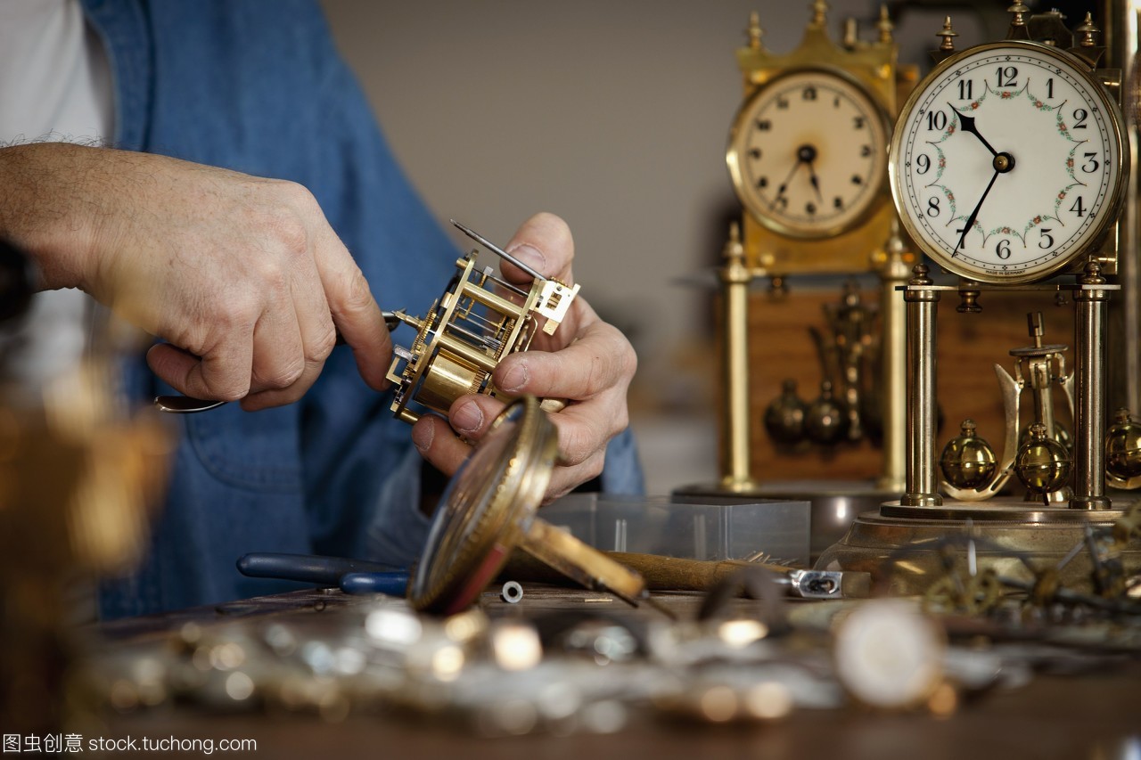 时间的守护者 加拿大安大略省圣凯瑟琳的钟表制造商与维修师