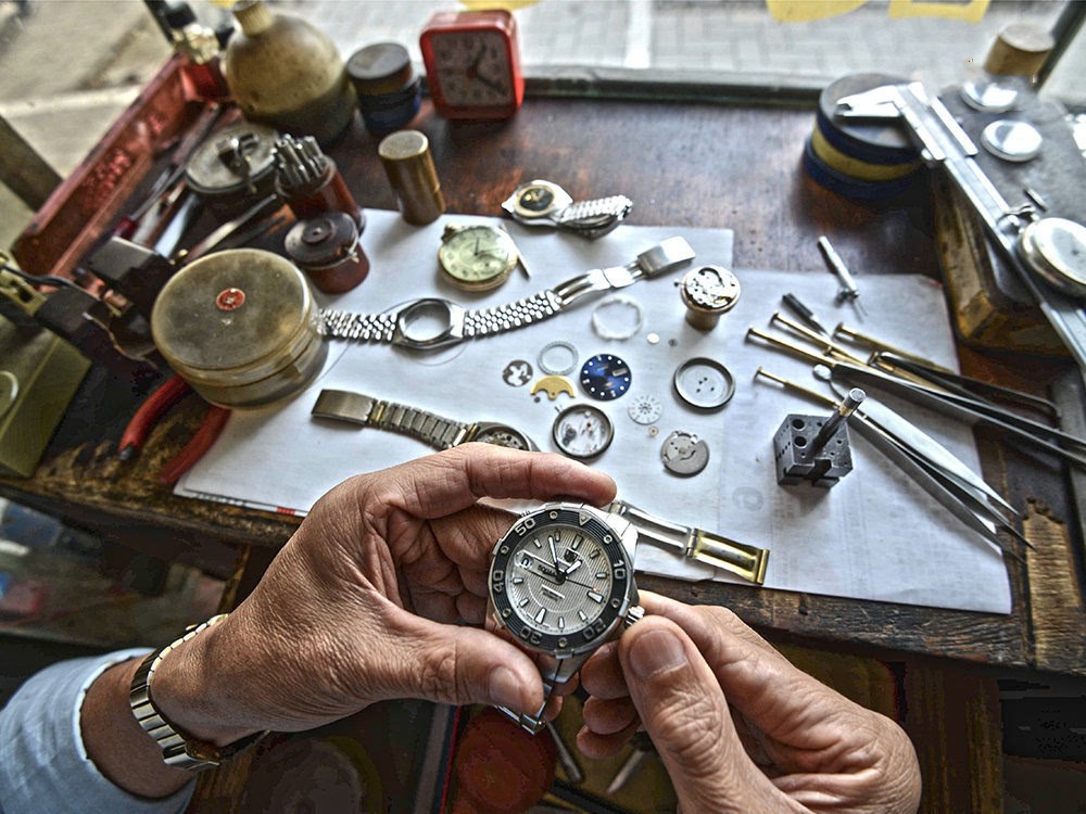 时间的守护者 高端钟表匠与维修艺术的永恒对话