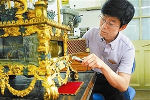 故宫“医生”来深聊聊修文物——钟表维修的匠心传承